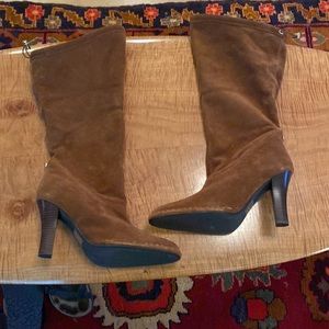 Hot in Hollywood Suede convertible boots